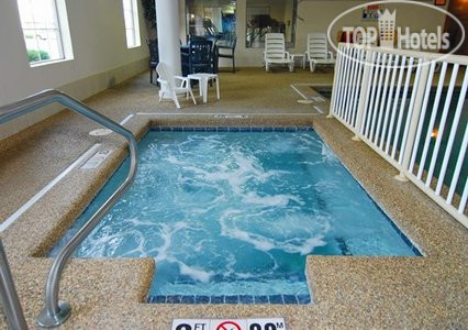 New photos from tourists Comfort Suites Stevensville 2*
