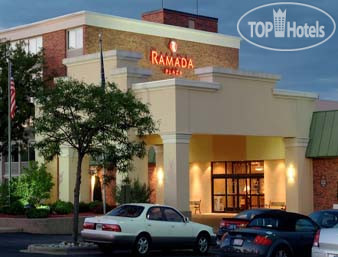 Hotelier's photos Ramada Plaza Grand Rapids 2*