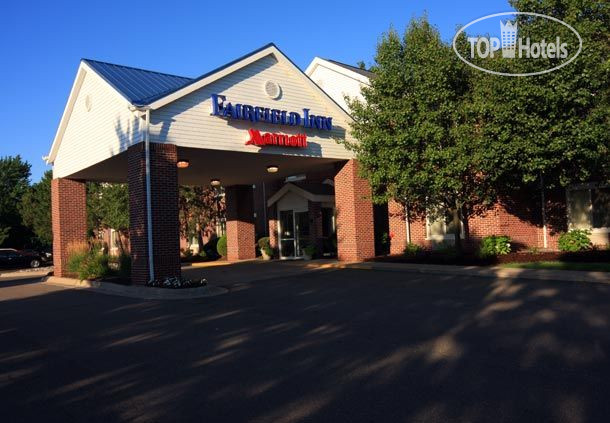 Hotelier's photos Fairfield Inn East Lansing 2*