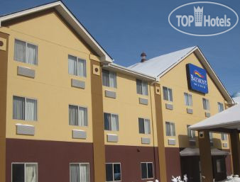 Hotelier's photos Baymont Inn & Suites Conference Center South Haven 3*