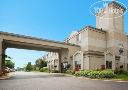 Hotelier's photos Sleep Inn & Suites Grand Rapids 2*