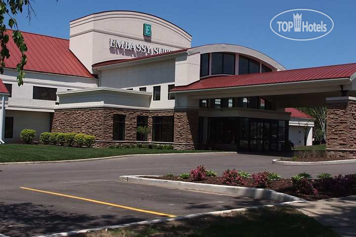 Hotel photo Embassy Suites Detroit Metro Airport 3*