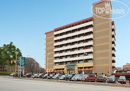 Hotelier's photos Quality Inn University Center 2*