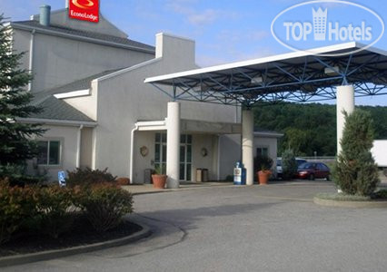 Hotelier's photos Econo Lodge Meadville 2*