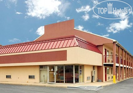 Hotel photo Econo Lodge Northeast Reading 2*