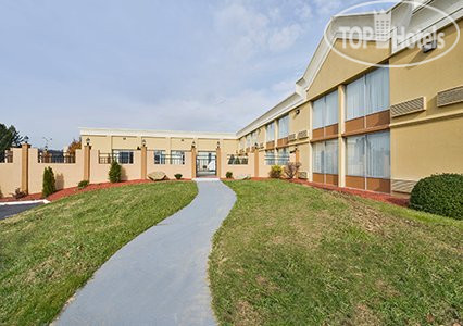 Hotel photo Quality Inn & Suites Indiana 2*