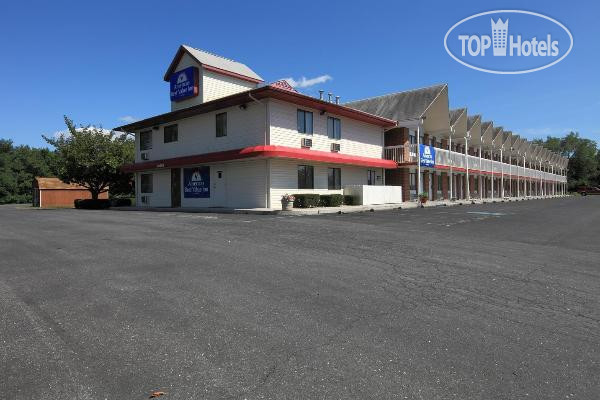 Hotelier's photos Americas Best Value Inn-Carlisle 2*