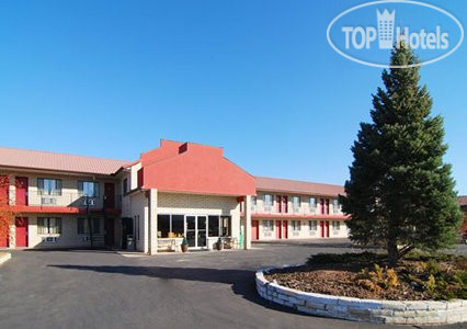 Hotelier's photos Econo Lodge Cortez 2*