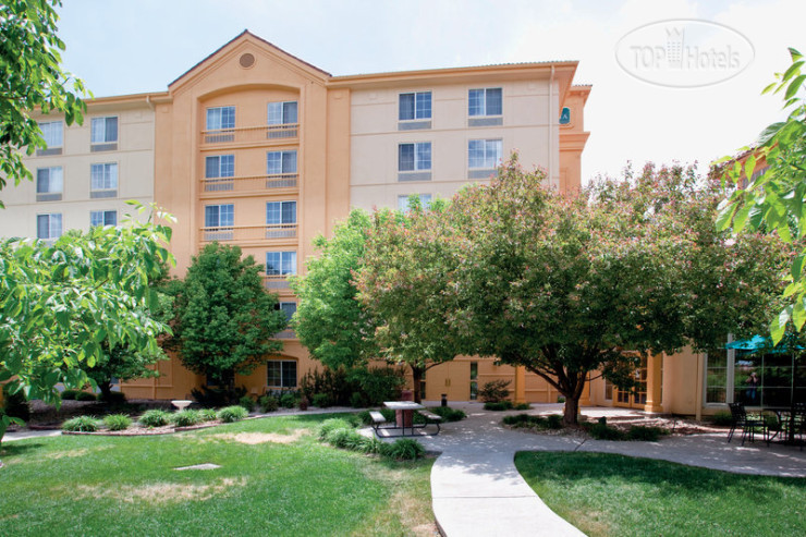 Hotelier's photos La Quinta Inn & Suites Colorado Springs South AP 3*