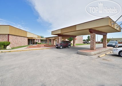 Hotelier's photos Econo Lodge Carlsbad 2*