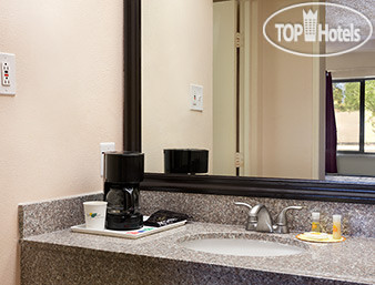 New photos from tourists Days Inn Santa Fe New Mexico 2*