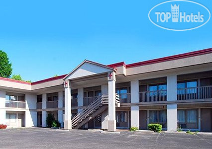 Hotelier's photos Econo Lodge Evansville 2*