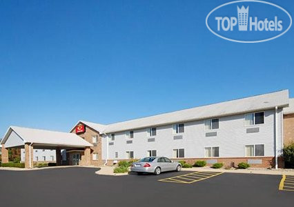 Hotelier's photos Econo Lodge West Lafayette 2*