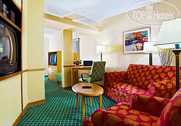 Hotelier's photos Fairfield Inn & Suites Chicago Midway Airport 3*