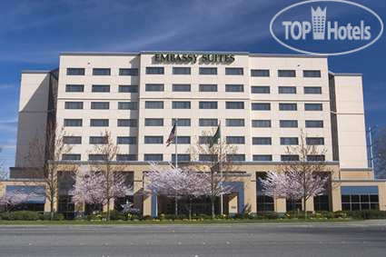 Hotelier's photos Embassy Suites Seattle - Tacoma International Airport 4*