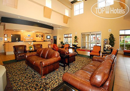 Фото Comfort Suites Airport Tukwila