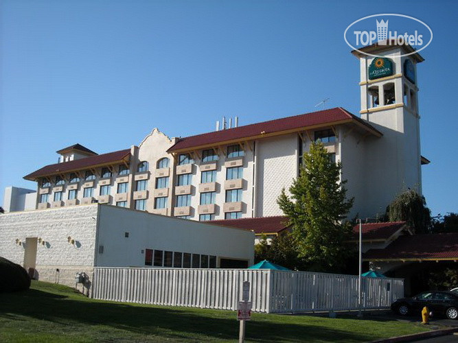 Hotelier's photos La Quinta Inn & Suites Seattle Sea-Tac Airport 3*