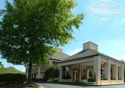 Hotel photo Quality Inn Coliseum 2*
