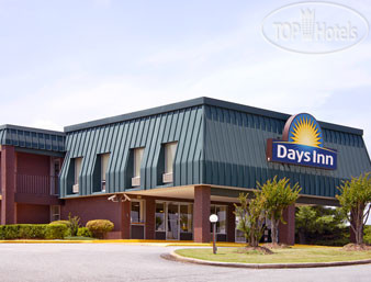 Hotelier's photos Days Inn Seneca 2*