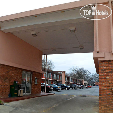 New photos from tourists College Inn Spartanburg 2*