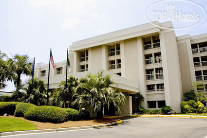 Hotelier's photos Quality Suites Convention Center Charleston 3*