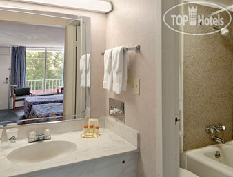 New photos from tourists Days Inn Airport Coliseum 1*