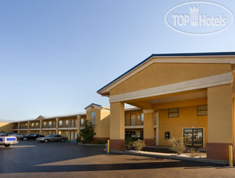 Hotel photo Super 8 Monroe 2*