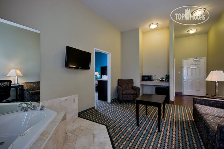 New photos from tourists La Quinta Inn & Suites Iowa 2*