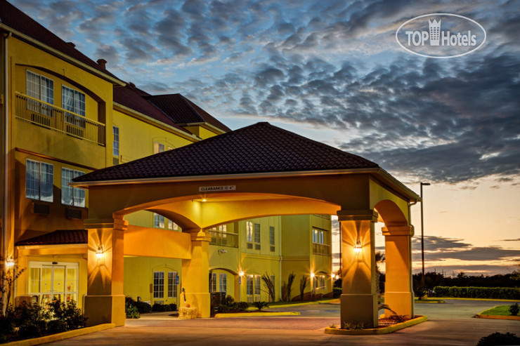 Hotelier's photos La Quinta Inn & Suites Iowa 2*
