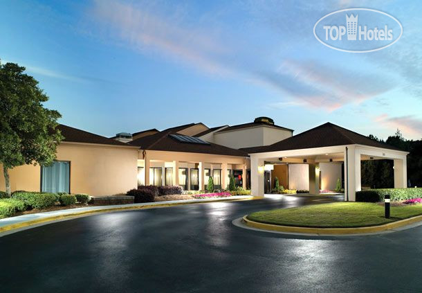 Hotelier's photos Courtyard Atlanta Airport South Sullivan Road 3*