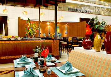 New photos from tourists Renaissance Concourse Atlanta Airport 4*
