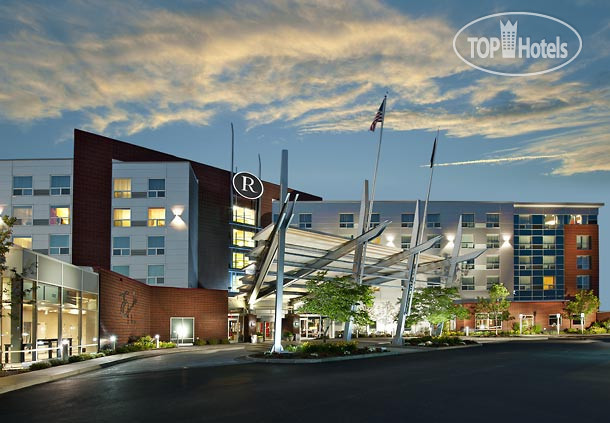 Hotelier's photos Renaissance Boston Patriot Place Hotel & Spa 3*