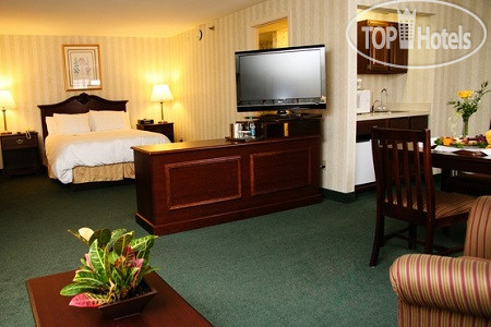 Hotel photo Radisson Hotel & Suites Chelmsford-Lowell 3*