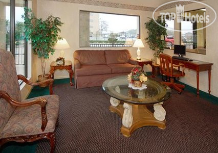 Новые добавленные фото туристов Rodeway Inn & Suites Hwy 290 NW 2*