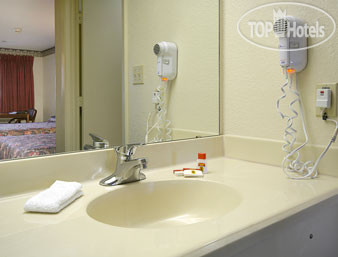 Новые добавленные фото туристов Super 8 Baytown 2*