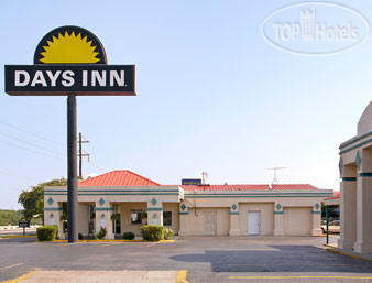 Hotelier's photos Days Inn South Fort Worth 2*