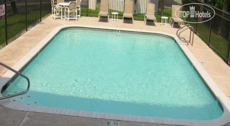 Новые добавленные фото туристов Super 8 Harlingen 2*