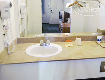 New photos from tourists Days Inn Clute 2*