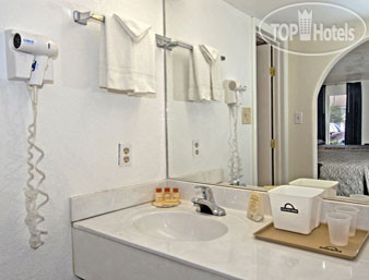 New photos from tourists Days Inn Austin South