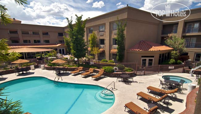 Hotelier's photos Radisson Hotel El Paso Airport 3*