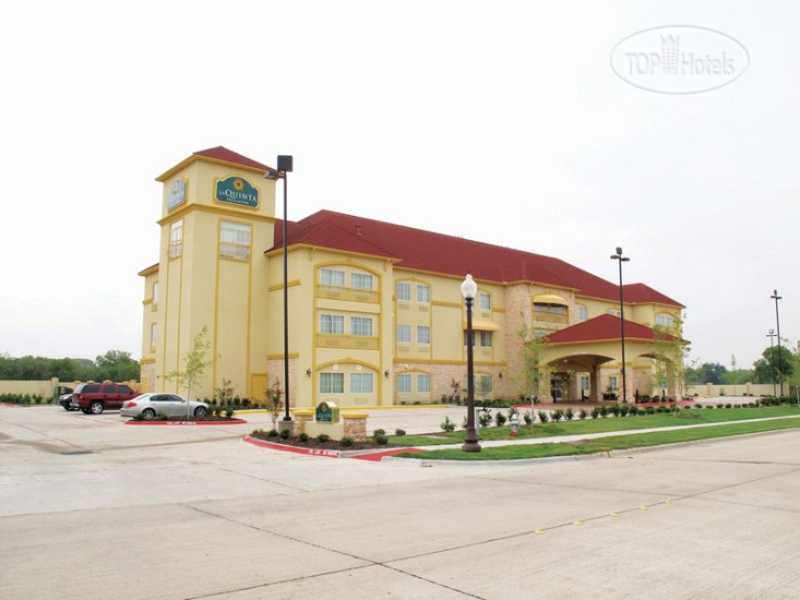 Hotelier's photos La Quinta Inn & Suites Ennis 3*