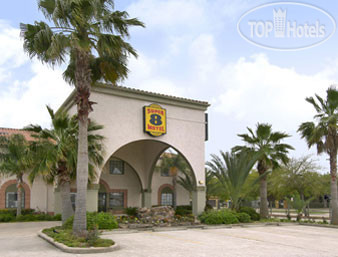 Hotel photo Super 8 NASA 2*