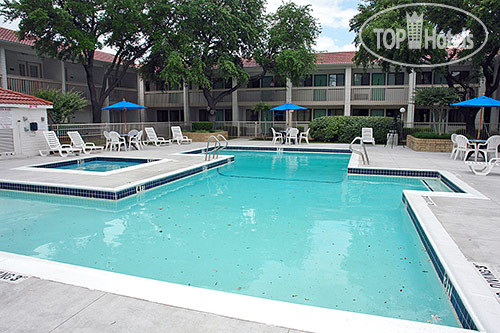 New photos from tourists Motel 6 Dallas-Addison 2*