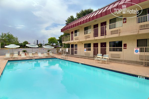 Hotelier's photos Red Roof Inn Lackland 2*