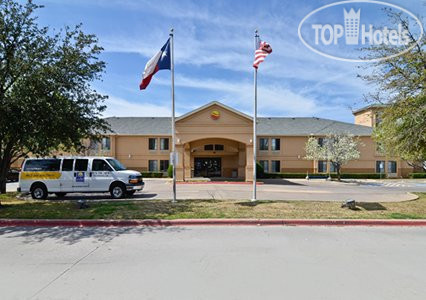 Hotelier's photos Comfort Inn & Suites DFW Airport South 2*
