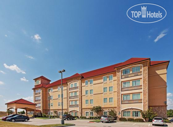 Hotelier's photos La Quinta Inn & Suites Allen at The Village 2*