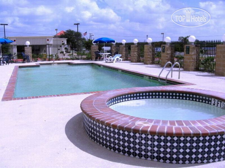 Новые добавленные фото туристов La Quinta Inn & Suites Alvarado 2*