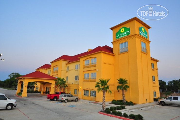 Hotelier's photos La Quinta Inn & Suites Brookshire 2*