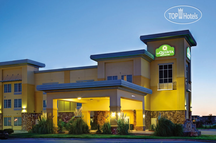 Hotelier's photos La Quinta Inn & Suites Ft. Worth - Forest Hill 3*