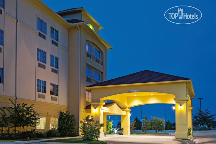 Hotelier's photos La Quinta Inn & Suites Fort Worth NE Mall 2*